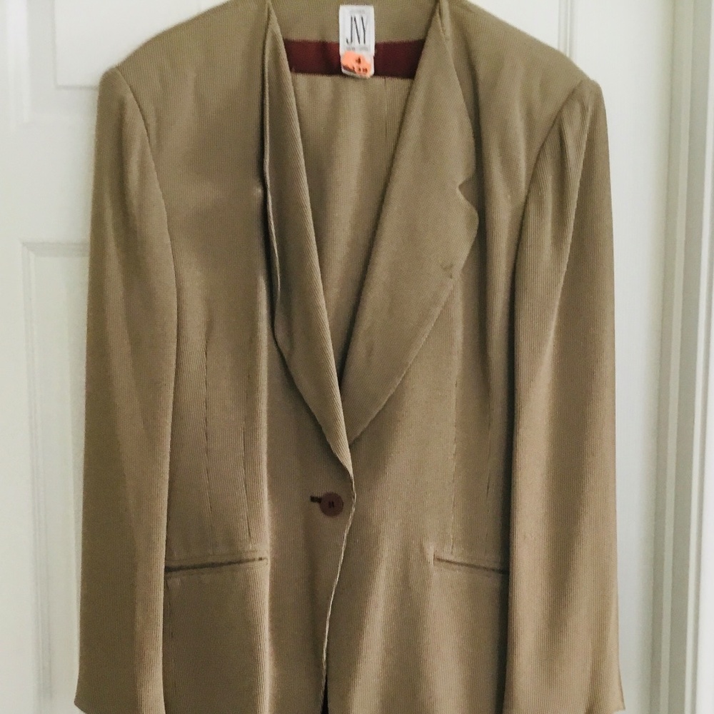 90s 2 Piece SUITS are BACK!!